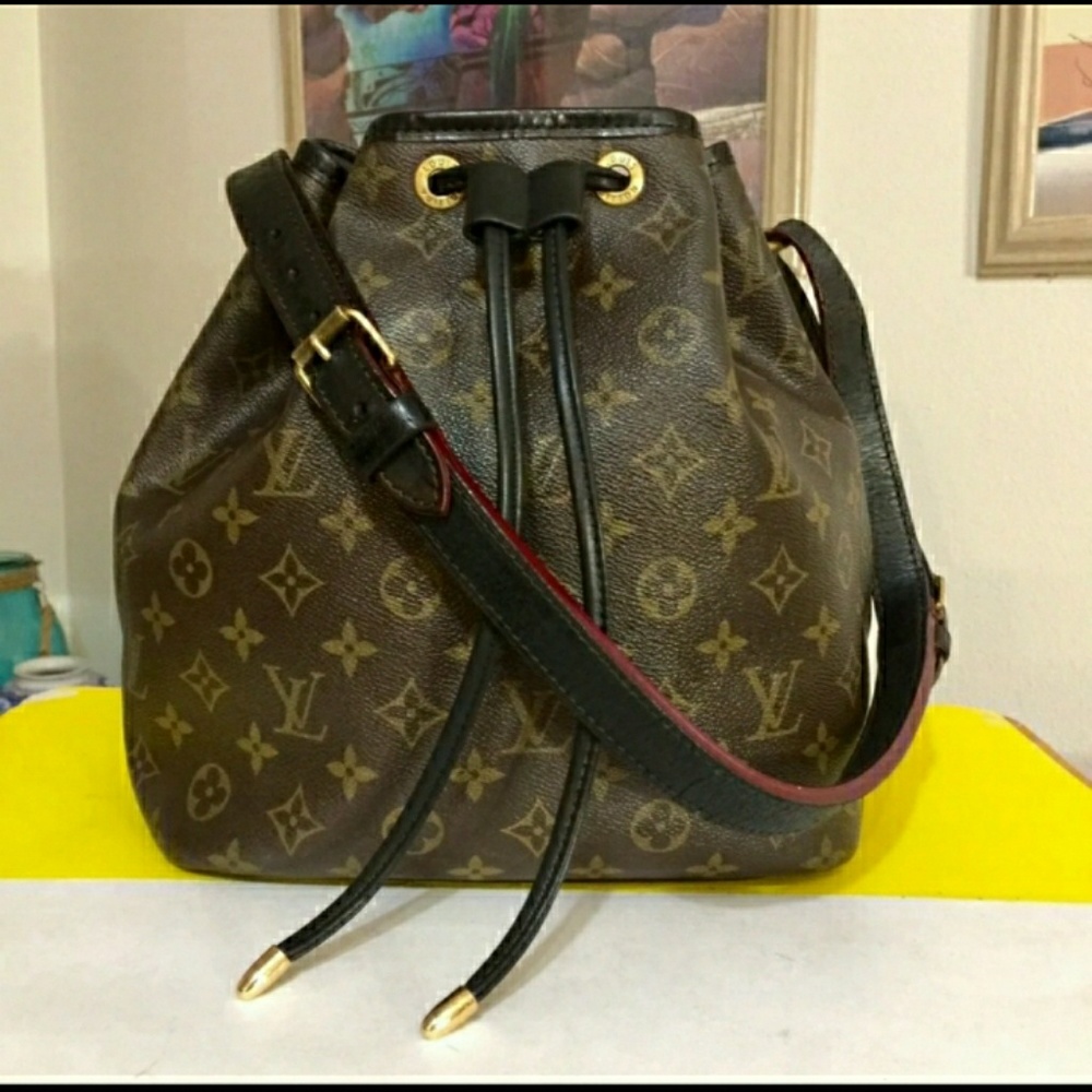 *JUST SOLD ON MERCARI DO NOT BUY*